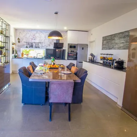 Villa Vie *
