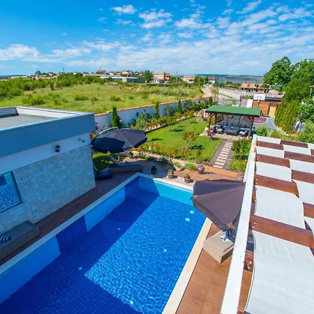 Vie Luxury Retreat Villa *