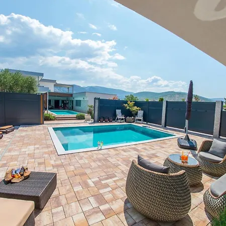 Vie Luxury Retreat *