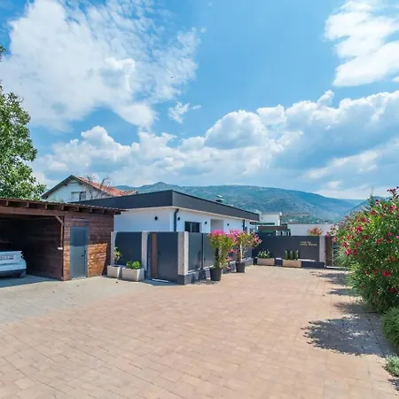 Vila Vie Luxury Retreat *
