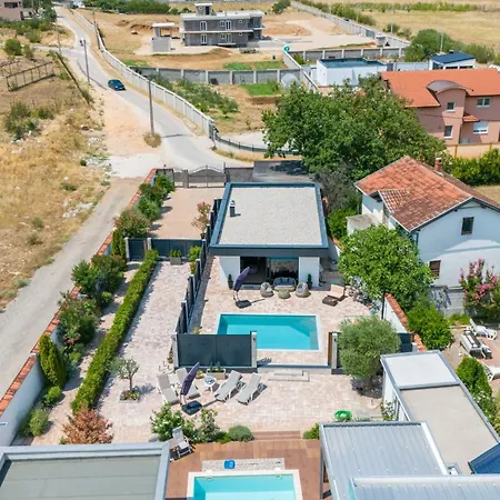 Villa Vie Luxury Retreat *