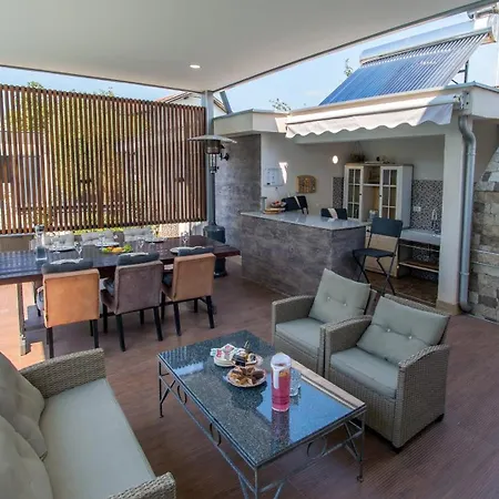 Villa Vie Luxury Retreat *
