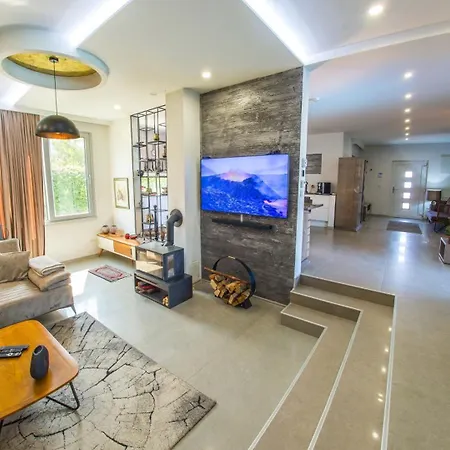 Villa Vie Luxury Retreat *