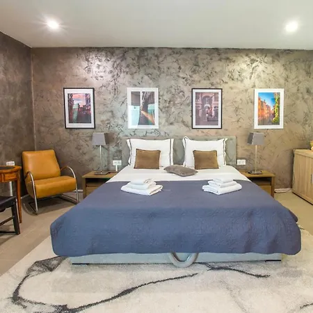 Vie Luxury Retreat
