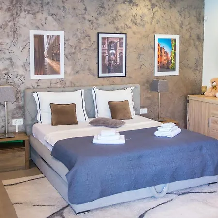 Vie Luxury Retreat Villa
