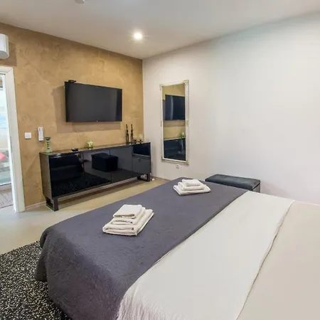 Villa Vie Luxury Retreat *