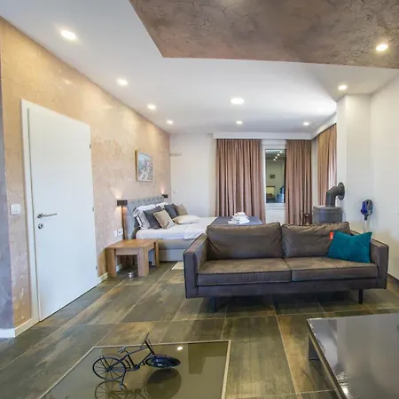 Villa Vie Luxury Retreat *